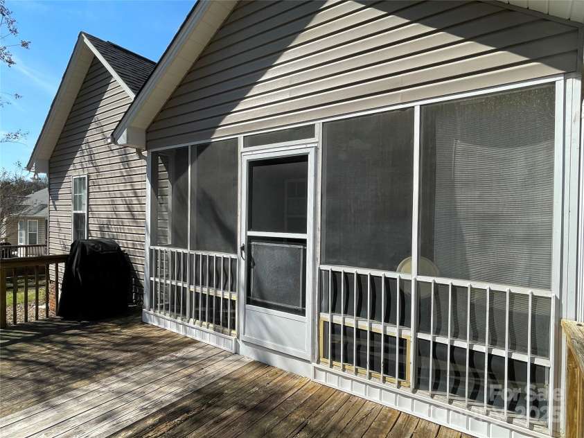 104 Johnsbury Drive, Stanley, NC 28164.  MLS# CAR4232995, YatesRealty ID 4527. 