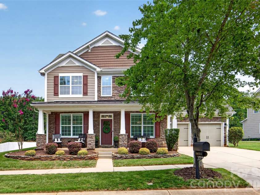 6403 Torrence Trace Drive, Huntersville, NC 28078.  MLS# CAR4409245, YatesRealty ID 45270. 