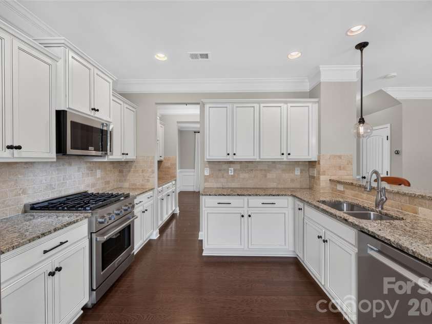 6403 Torrence Trace Drive, Huntersville, NC 28078.  MLS# CAR4409245, YatesRealty ID 45270. 