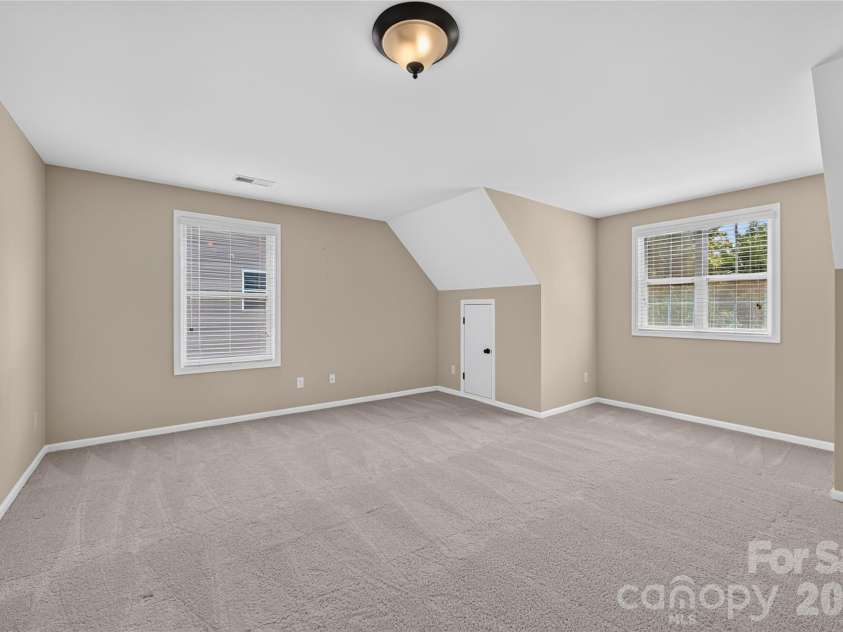 6403 Torrence Trace Drive, Huntersville, NC 28078.  MLS# CAR4409245, YatesRealty ID 45270. 