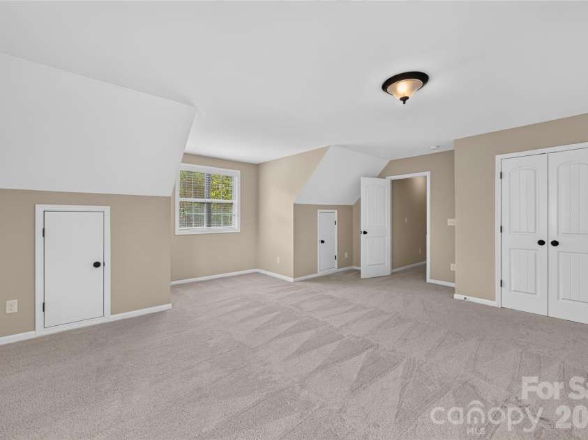 6403 Torrence Trace Drive, Huntersville, NC 28078.  MLS# CAR4409245, YatesRealty ID 45270. 