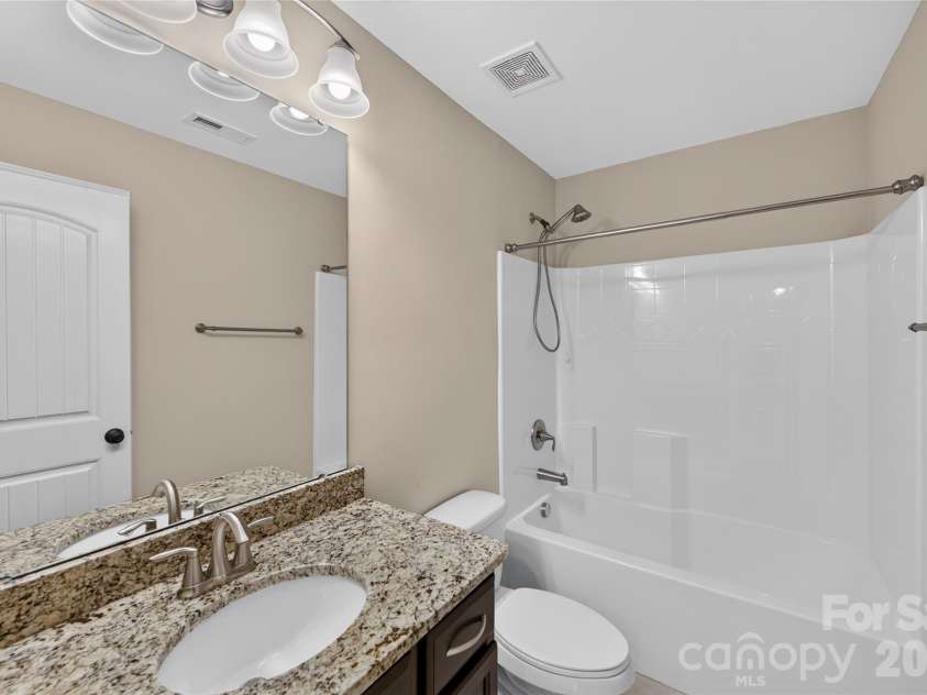 6403 Torrence Trace Drive, Huntersville, NC 28078.  MLS# CAR4409245, YatesRealty ID 45270. 