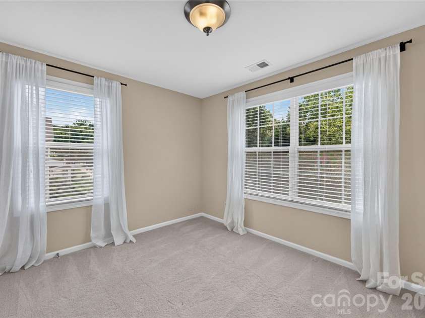 6403 Torrence Trace Drive, Huntersville, NC 28078.  MLS# CAR4409245, YatesRealty ID 45270. 