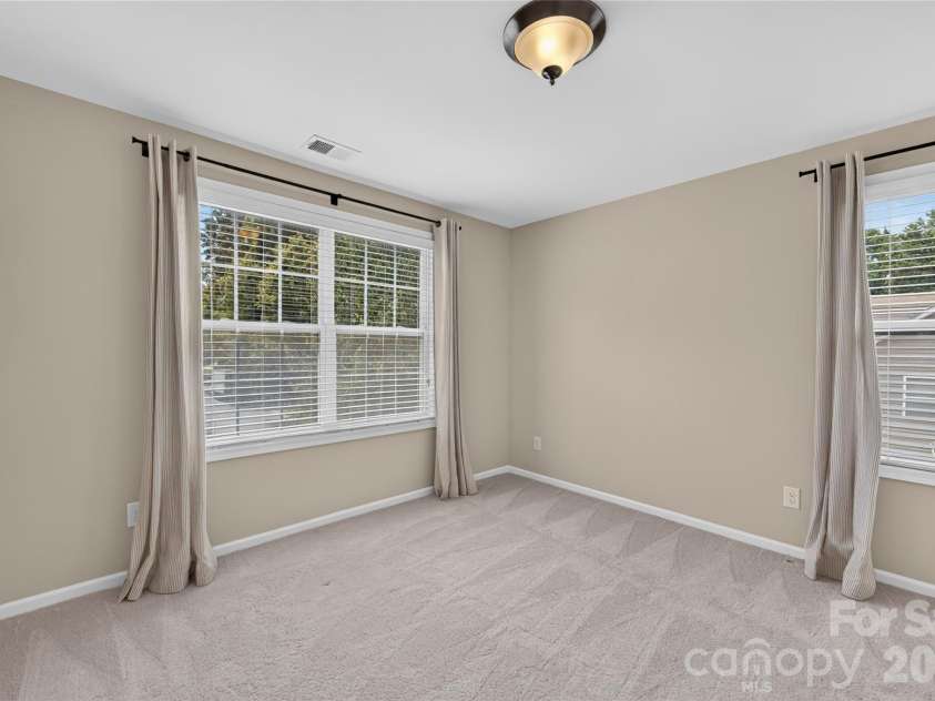 6403 Torrence Trace Drive, Huntersville, NC 28078.  MLS# CAR4409245, YatesRealty ID 45270. 