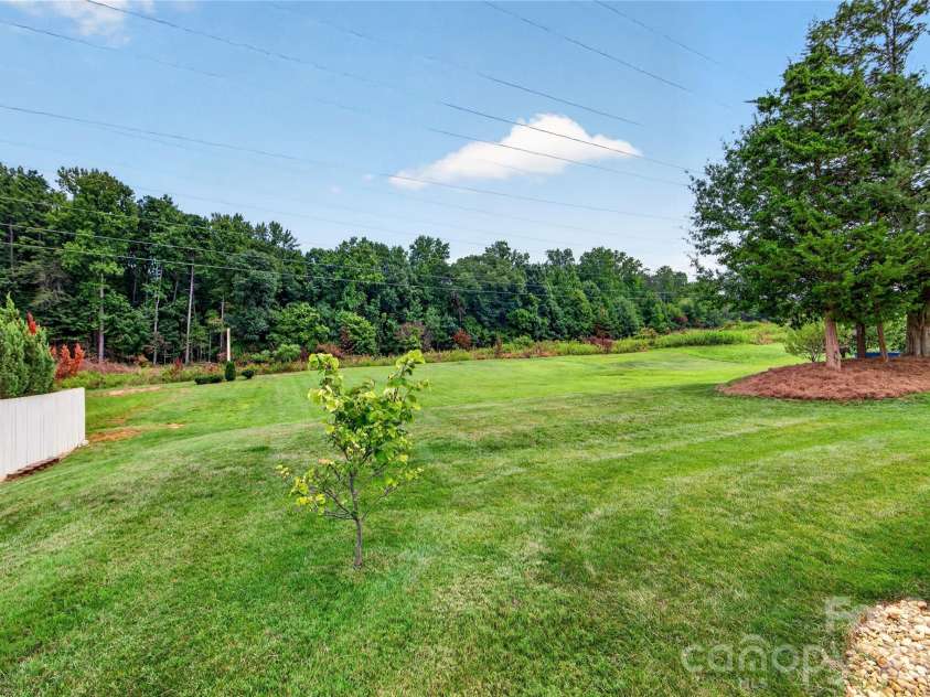 6403 Torrence Trace Drive, Huntersville, NC 28078.  MLS# CAR4409245, YatesRealty ID 45270. 