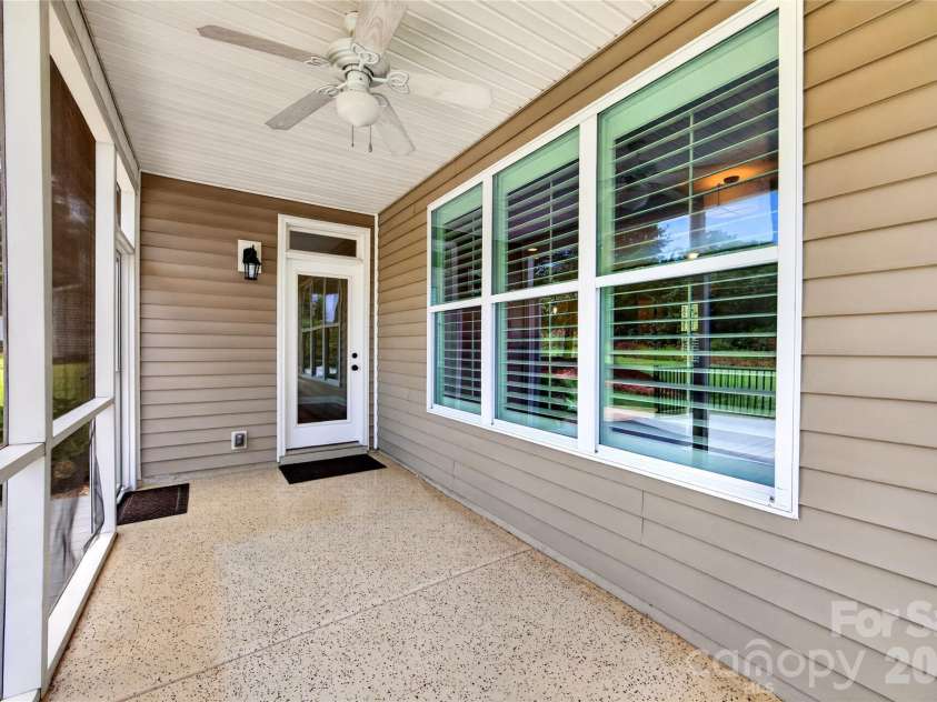6403 Torrence Trace Drive, Huntersville, NC 28078.  MLS# CAR4409245, YatesRealty ID 45270. 
