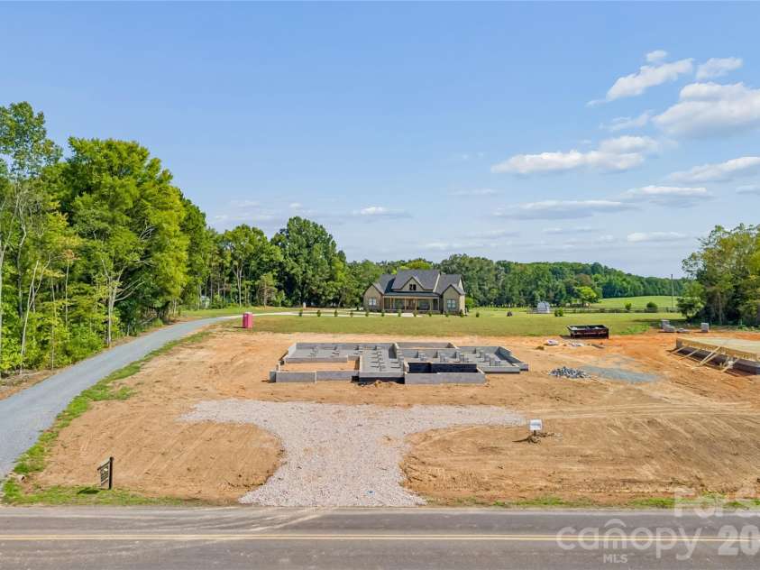 5319 Old Highway Road, Waxhaw, NC 28173.  MLS# CAR4401194, YatesRealty ID 45271. 