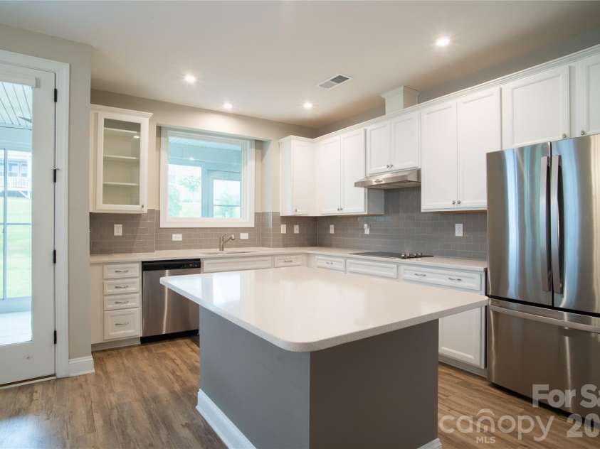 9038 Daring Court, Charlotte, NC 28215.  MLS# CAR4415676, YatesRealty ID 45273. 