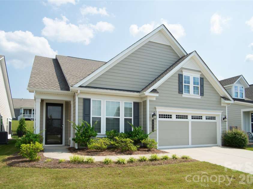 9038 Daring Court, Charlotte, NC 28215.  MLS# CAR4415676, YatesRealty ID 45273. 