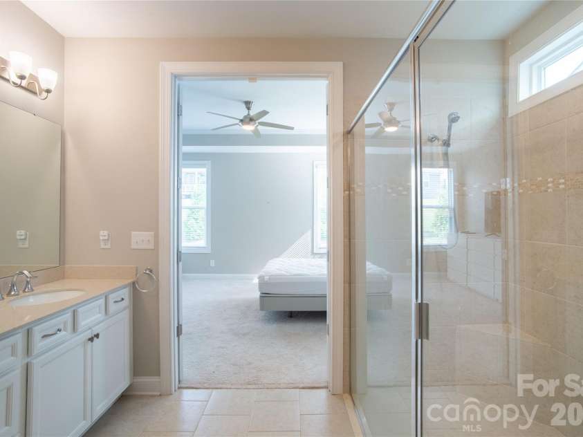 9038 Daring Court, Charlotte, NC 28215.  MLS# CAR4415676, YatesRealty ID 45273. Primary Suite