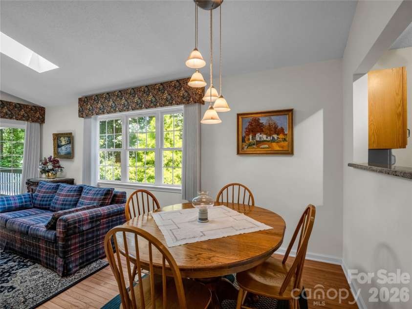 311 Ewarts Hill Road, Hendersonville, NC 28739.  MLS# CAR4414180, YatesRealty ID 45274. DR/LR