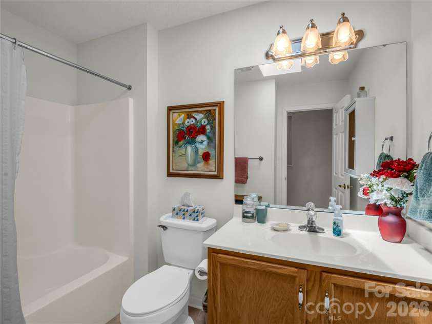 311 Ewarts Hill Road, Hendersonville, NC 28739.  MLS# CAR4414180, YatesRealty ID 45274. Second Bath