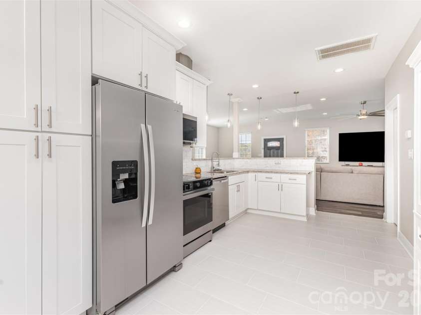 308 Sacco Street, Belmont, NC 28012.  MLS# CAR4415455, YatesRealty ID 45275. Kitchen