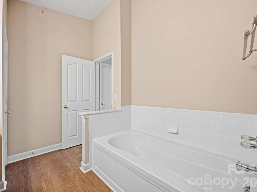 16648 Amberside Road, Cornelius, NC 28031.  MLS# CAR4414323, YatesRealty ID 45276. 