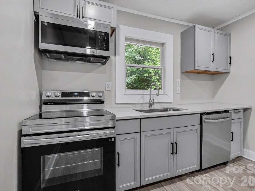 3860 Rock Hill Church Road, Concord, NC 28027.  MLS# CAR4414954, YatesRealty ID 45278. Kitchen