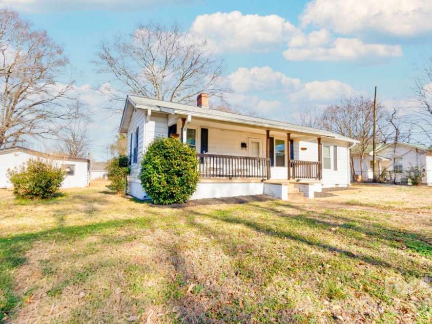 403 Whitener Street, Shelby, NC 28152.  MLS# CAR4341963, YatesRealty ID 4528. 