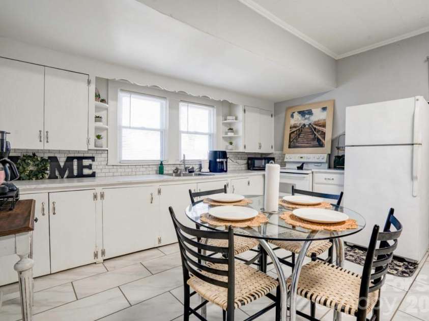 403 Whitener Street, Shelby, NC 28152.  MLS# CAR4341963, YatesRealty ID 4528. 