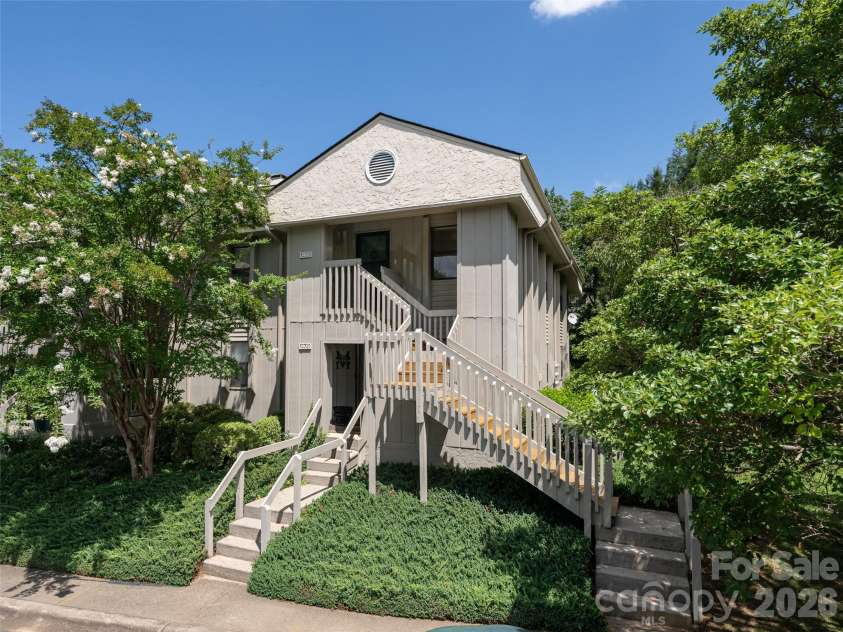 1406 Abbey Circle, Asheville, NC 28805.  MLS# CAR4415355, YatesRealty ID 45281. 