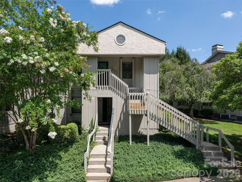 1406 Abbey Circle, Asheville, NC 28805.  MLS# CAR4415355, YatesRealty ID 45281. 
