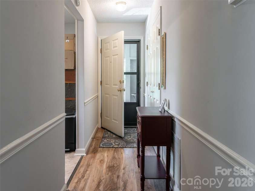 1406 Abbey Circle, Asheville, NC 28805.  MLS# CAR4415355, YatesRealty ID 45281. 