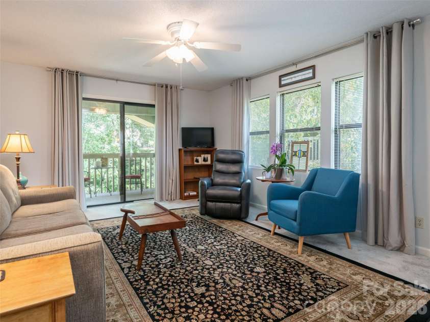 1406 Abbey Circle, Asheville, NC 28805.  MLS# CAR4415355, YatesRealty ID 45281. 