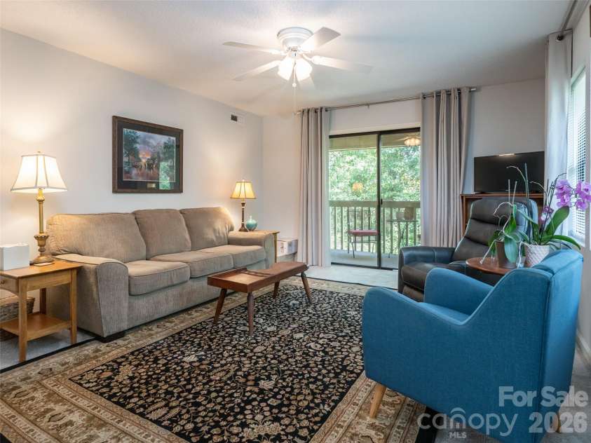 1406 Abbey Circle, Asheville, NC 28805.  MLS# CAR4415355, YatesRealty ID 45281. 