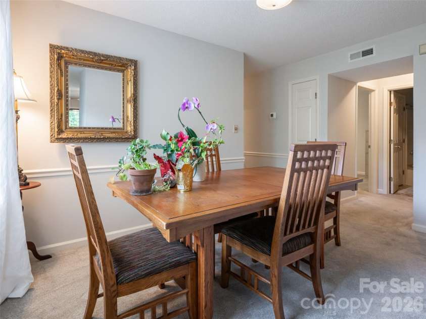1406 Abbey Circle, Asheville, NC 28805.  MLS# CAR4415355, YatesRealty ID 45281. 