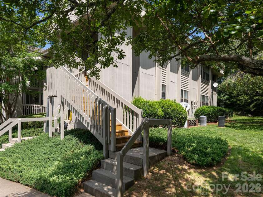 1406 Abbey Circle, Asheville, NC 28805.  MLS# CAR4415355, YatesRealty ID 45281. 