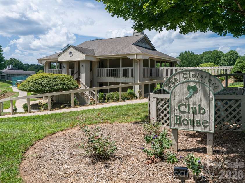 1406 Abbey Circle, Asheville, NC 28805.  MLS# CAR4415355, YatesRealty ID 45281. 