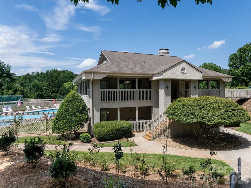 1406 Abbey Circle, Asheville, NC 28805.  MLS# CAR4415355, YatesRealty ID 45281. 