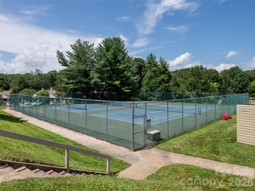 1406 Abbey Circle, Asheville, NC 28805.  MLS# CAR4415355, YatesRealty ID 45281. 