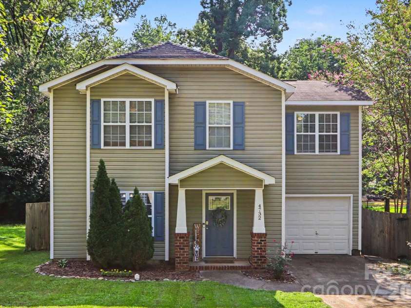 4732 Grasset Avenue, Charlotte, NC 28269.  MLS# CAR4414728, YatesRealty ID 45283. 