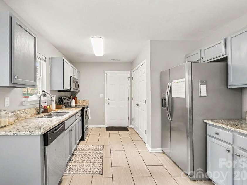4732 Grasset Avenue, Charlotte, NC 28269.  MLS# CAR4414728, YatesRealty ID 45283. 