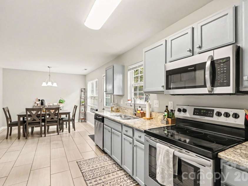 4732 Grasset Avenue, Charlotte, NC 28269.  MLS# CAR4414728, YatesRealty ID 45283. 