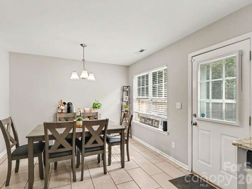 4732 Grasset Avenue, Charlotte, NC 28269.  MLS# CAR4414728, YatesRealty ID 45283. 