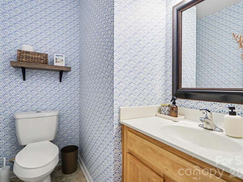 4732 Grasset Avenue, Charlotte, NC 28269.  MLS# CAR4414728, YatesRealty ID 45283. 