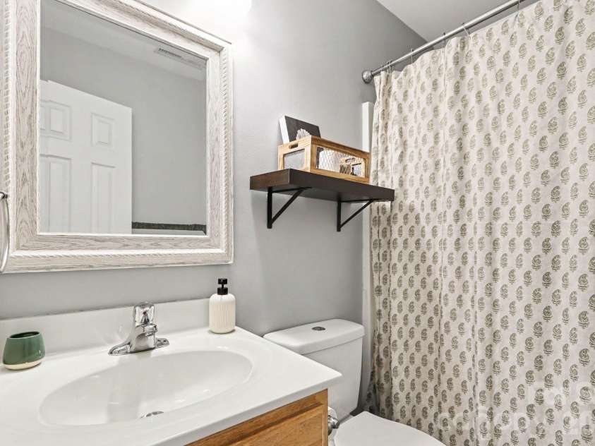 4732 Grasset Avenue, Charlotte, NC 28269.  MLS# CAR4414728, YatesRealty ID 45283. 