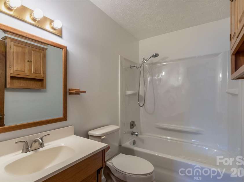 87 Sassafras Lane, Maggie Valley, NC 28751.  MLS# CAR4372695, YatesRealty ID 45284. 