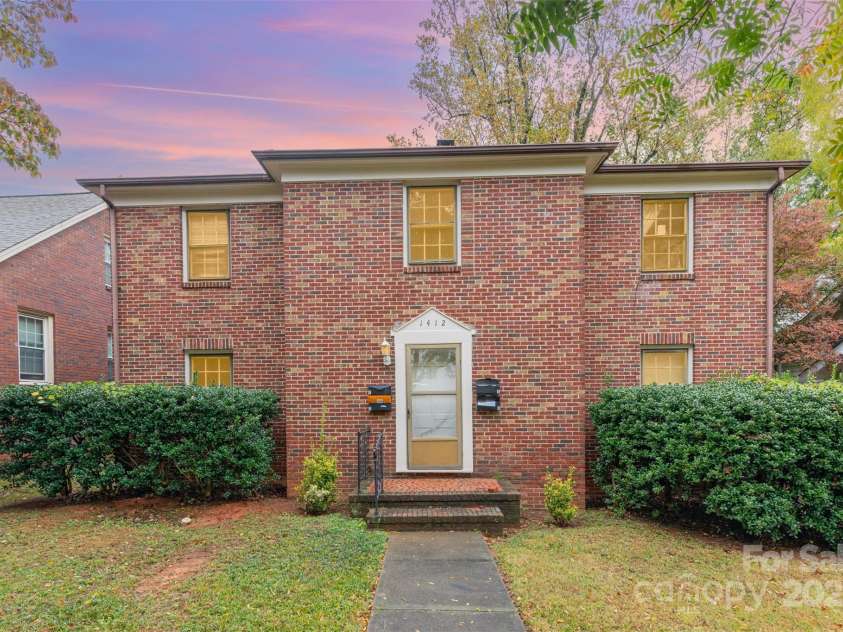 1412 Kenilworth Avenue, Charlotte, NC 28203.  MLS# CAR4317644, YatesRealty ID 45285. 