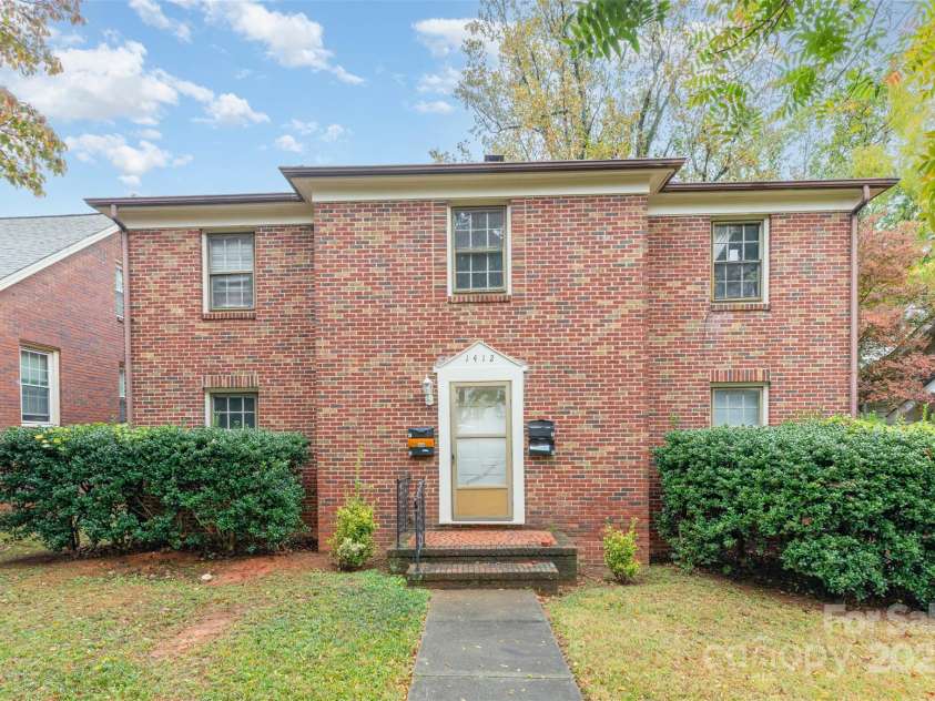 1412 Kenilworth Avenue, Charlotte, NC 28203.  MLS# CAR4317644, YatesRealty ID 45285. 