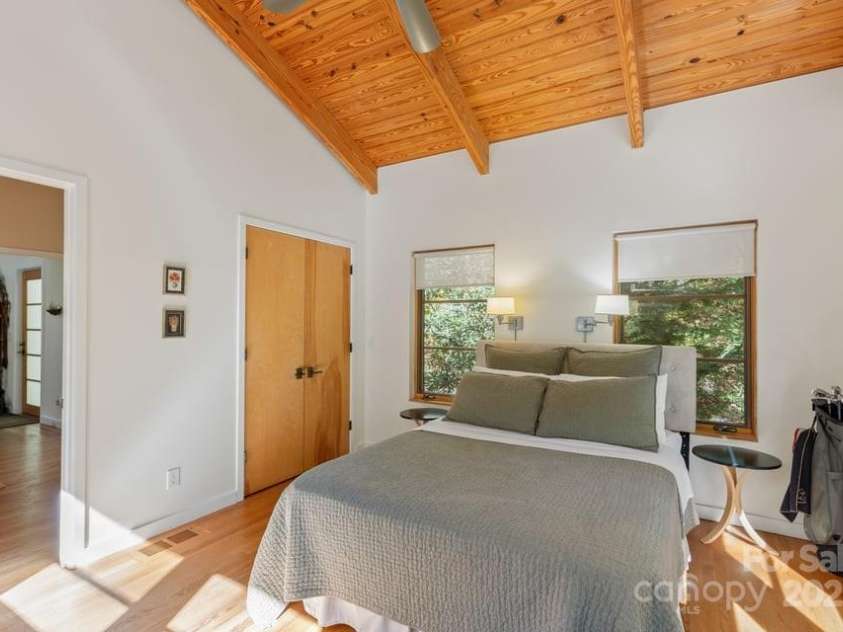 187 Big Buck Road, Highlands, NC 28741.  MLS# CAR4317414, YatesRealty ID 45286. 