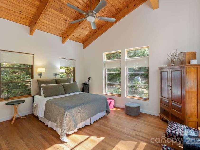 187 Big Buck Road, Highlands, NC 28741.  MLS# CAR4317414, YatesRealty ID 45286. Ensuite Bedroom on the Main Level