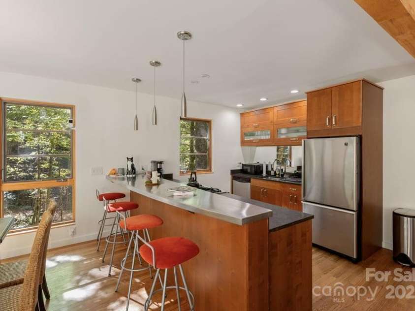 187 Big Buck Road, Highlands, NC 28741.  MLS# CAR4317414, YatesRealty ID 45286. Kitchen