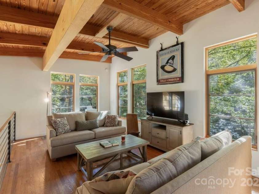 187 Big Buck Road, Highlands, NC 28741.  MLS# CAR4317414, YatesRealty ID 45286. Loft