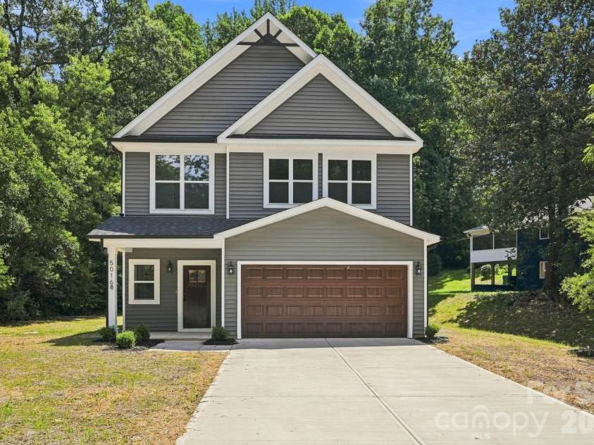 5016 Hoover Drive, Charlotte, NC 28269.  MLS# CAR4414075, YatesRealty ID 45286. 