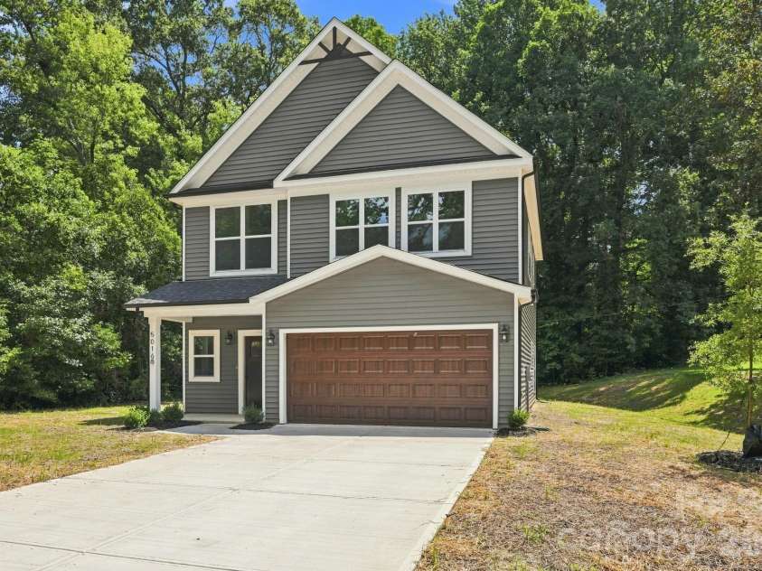5016 Hoover Drive, Charlotte, NC 28269.  MLS# CAR4414075, YatesRealty ID 45286. 