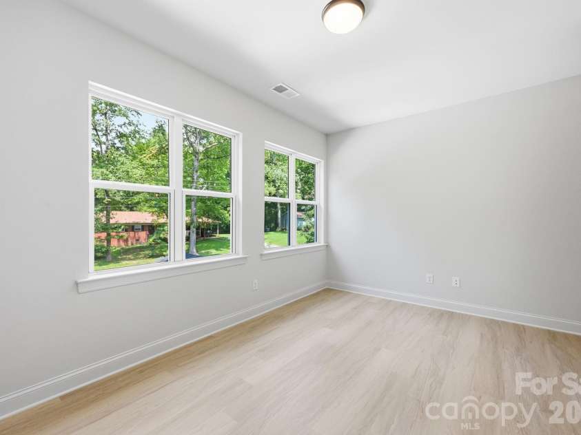 5016 Hoover Drive, Charlotte, NC 28269.  MLS# CAR4414075, YatesRealty ID 45286. 