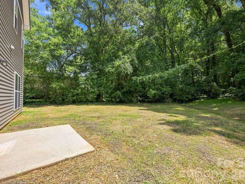 5016 Hoover Drive, Charlotte, NC 28269.  MLS# CAR4414075, YatesRealty ID 45286. 