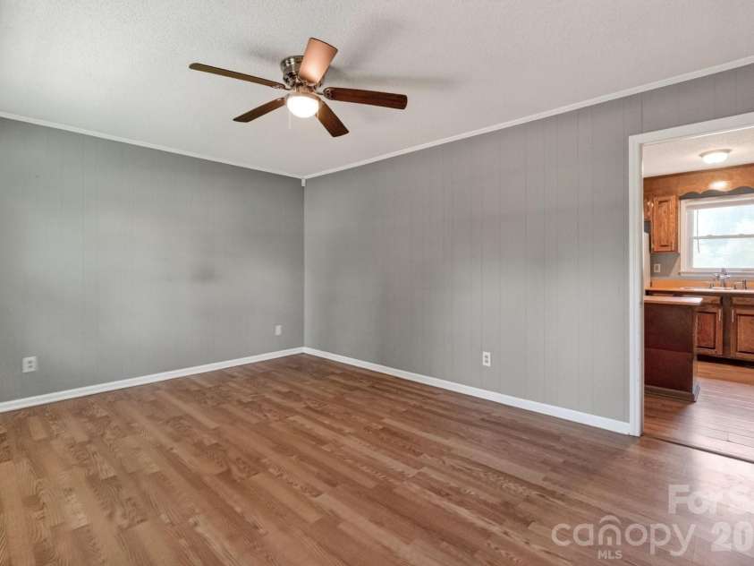 123 Robinette Lane, Statesville, NC 28625.  MLS# CAR4414963, YatesRealty ID 45287. 