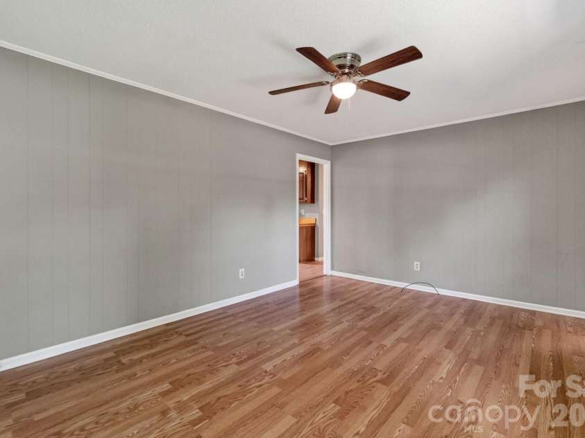 123 Robinette Lane, Statesville, NC 28625.  MLS# CAR4414963, YatesRealty ID 45287. 